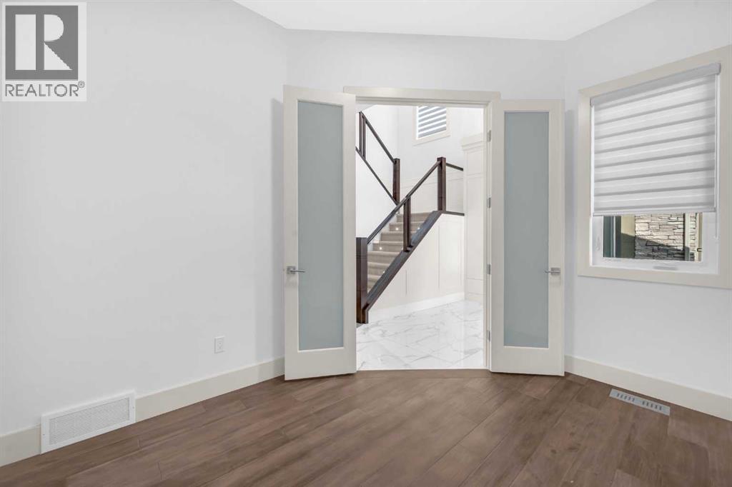 Single Family House for Sale in  Evansview Road NW Evanston Calgary 