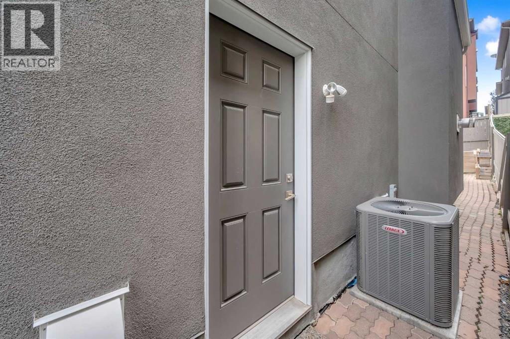 Single Family House for Sale in  Evansview Road NW Evanston Calgary 