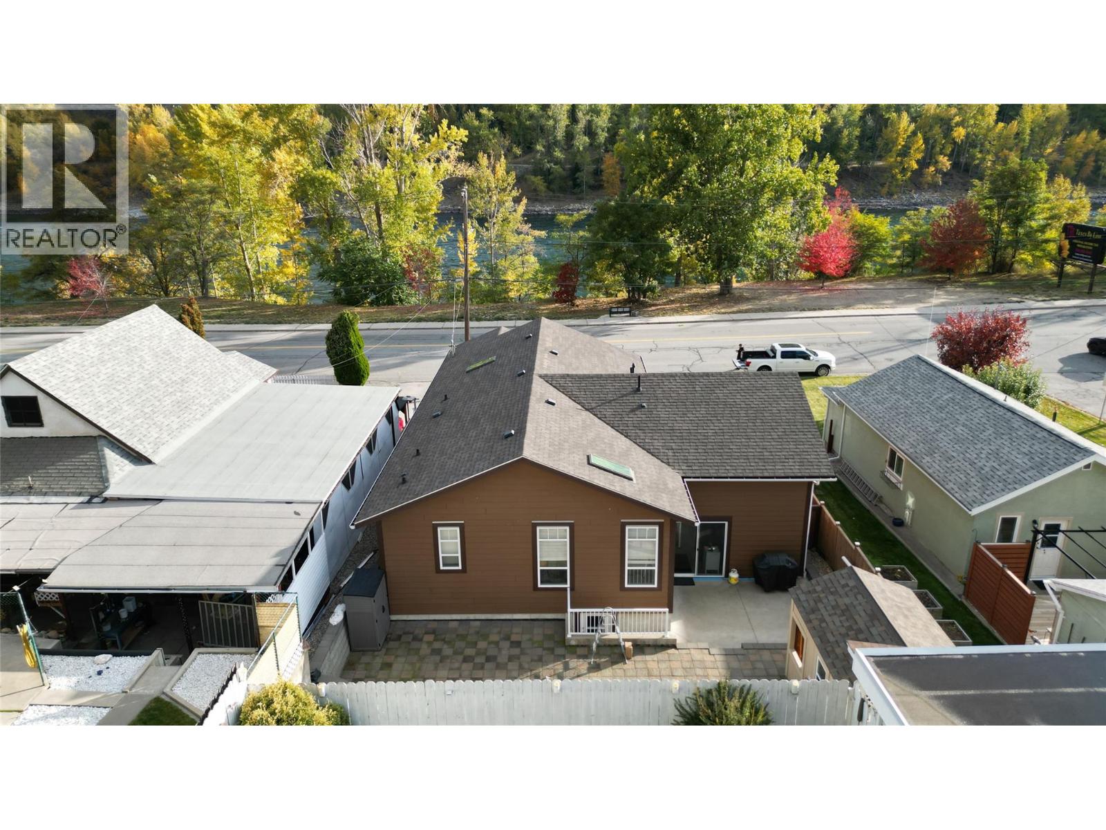 2311 COLUMBIA Avenue, Trail