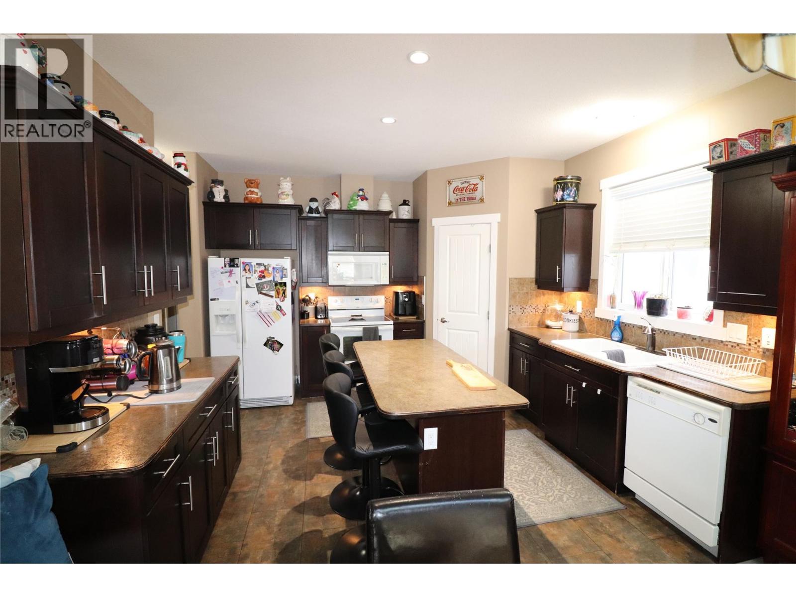 2311 COLUMBIA Avenue, Trail