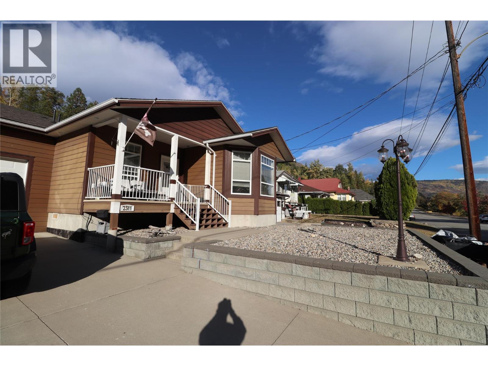 2311 COLUMBIA Avenue, Trail