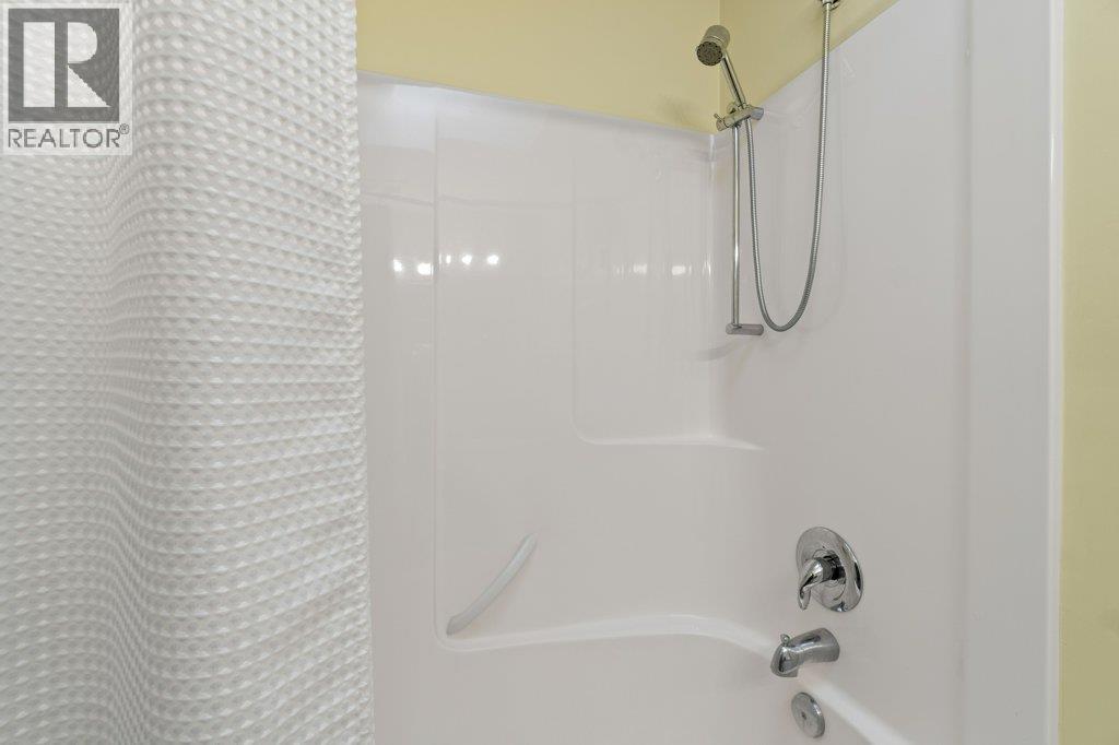 4 4109 Hacking Road, Tappen