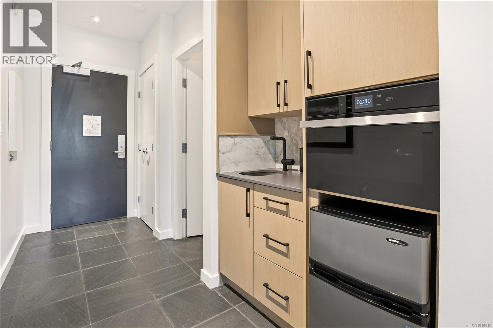 306 596 Marine Dr, Ucluelet