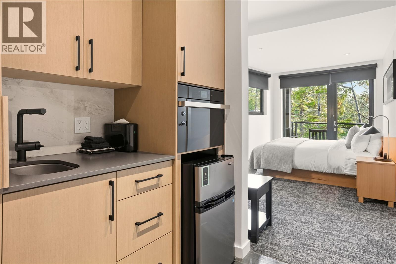 302 596 Marine Dr, Ucluelet