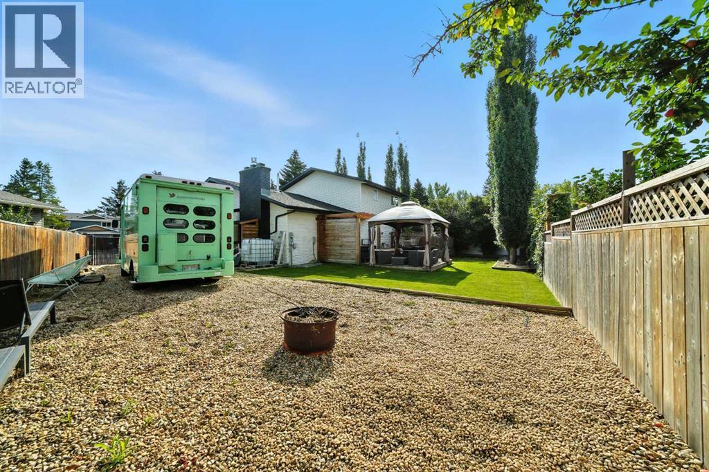 6 Wiltshire Place, Red Deer