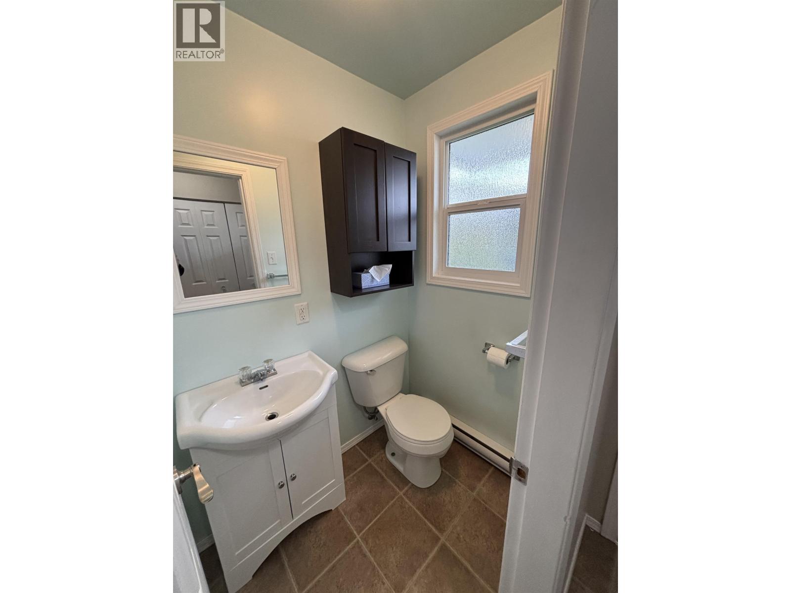 1335 TWEEDSMUIR AVENUE - 5