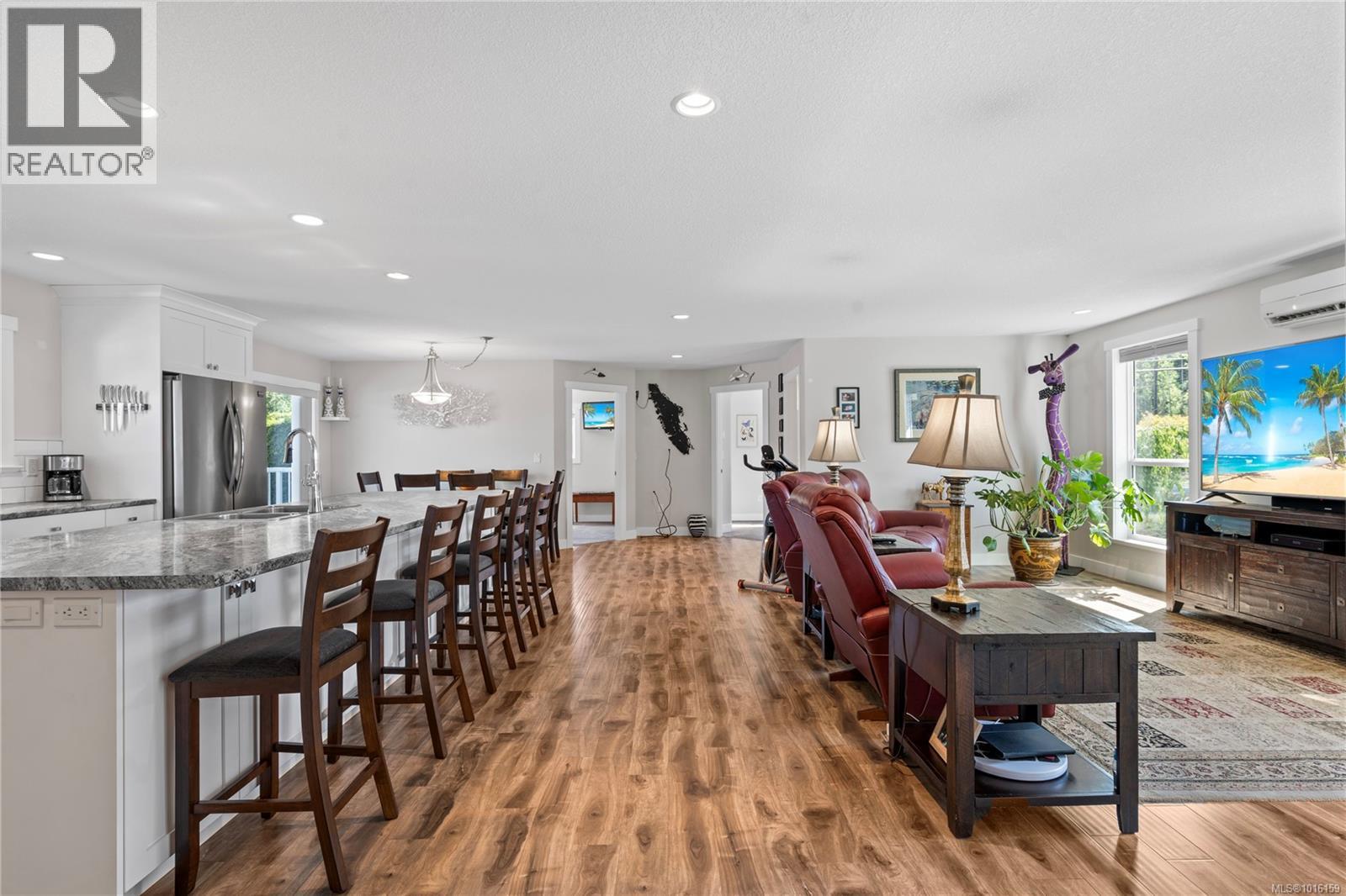 911 Poplar Way, Hilliers