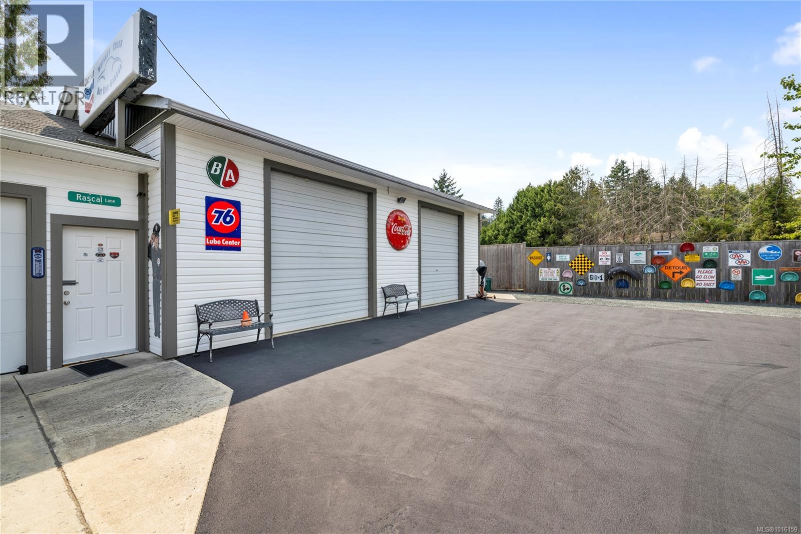 911 Poplar Way, Hilliers