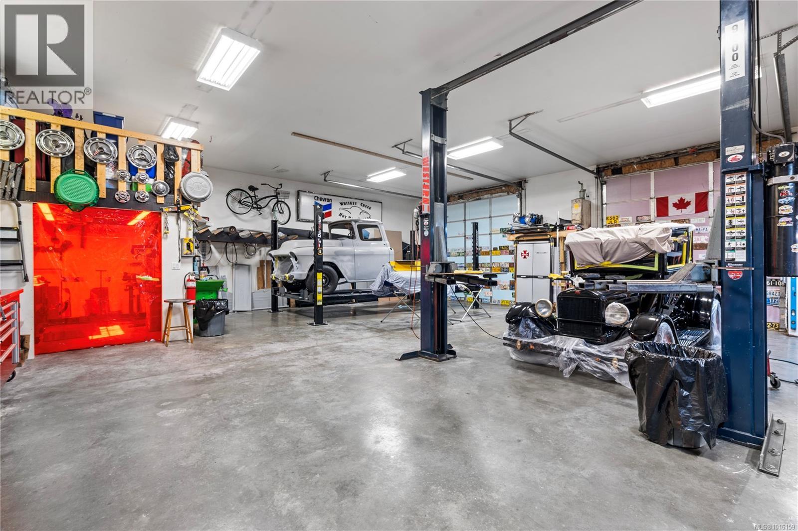 911 Poplar Way, Hilliers