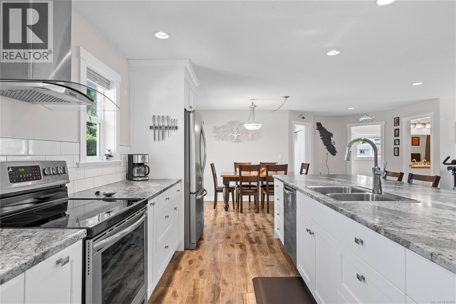 911 Poplar Way, Hilliers