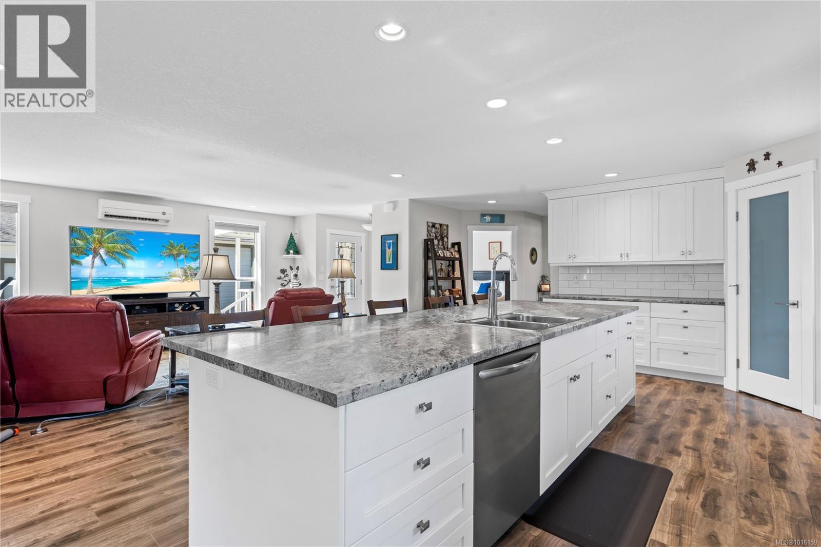 911 Poplar Way, Hilliers