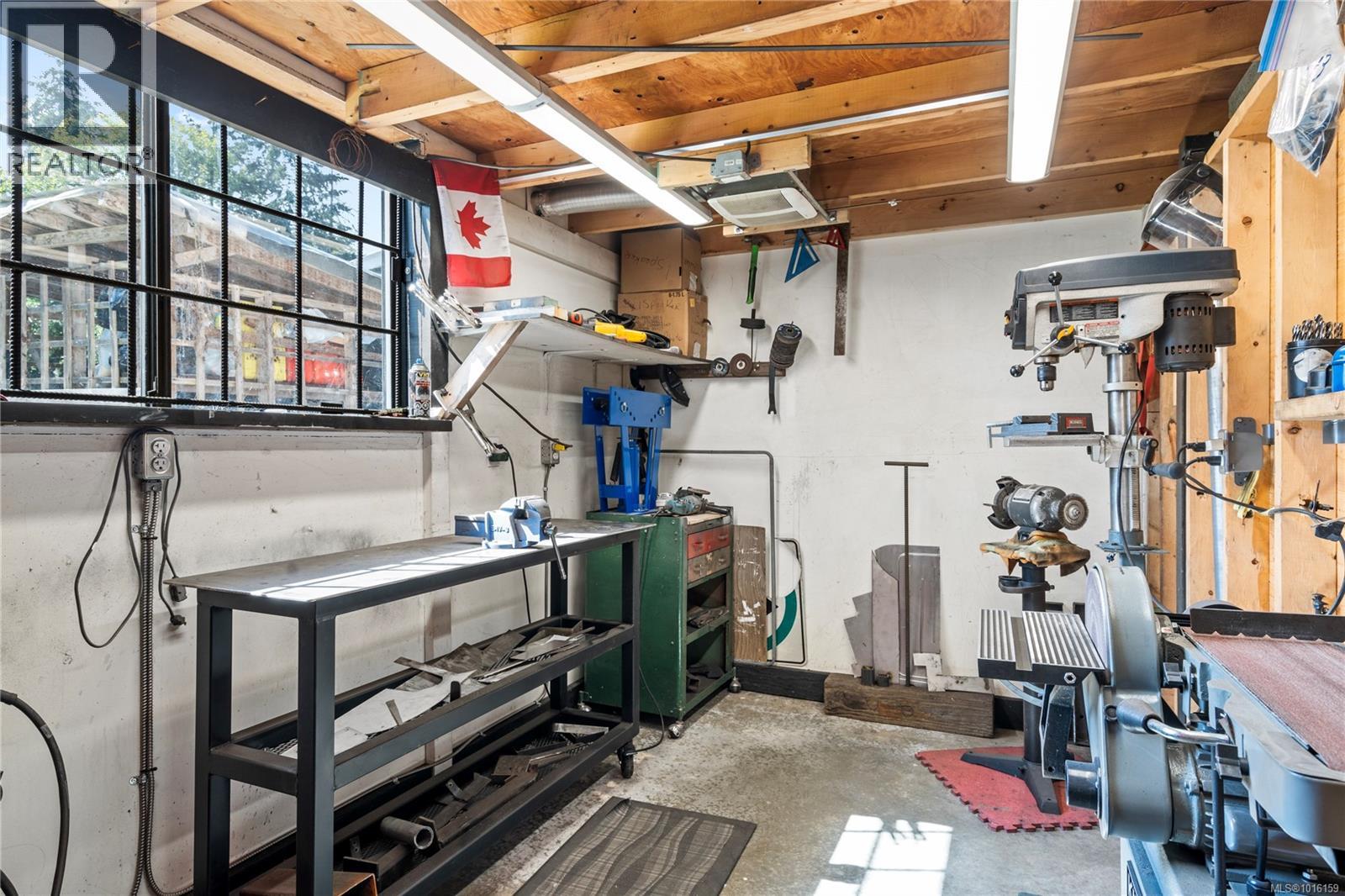 911 Poplar Way, Hilliers