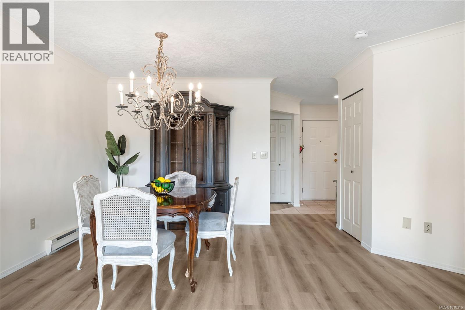 402 1121 Oscar Street, Victoria