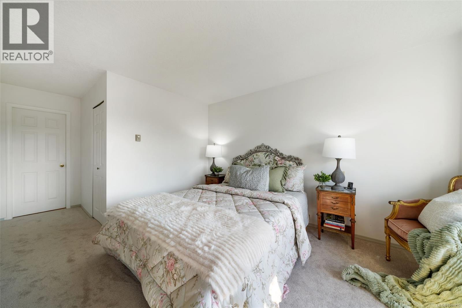 402 1121 Oscar Street, Victoria