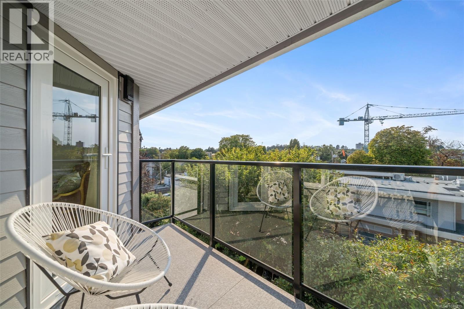 402 1121 Oscar Street, Victoria