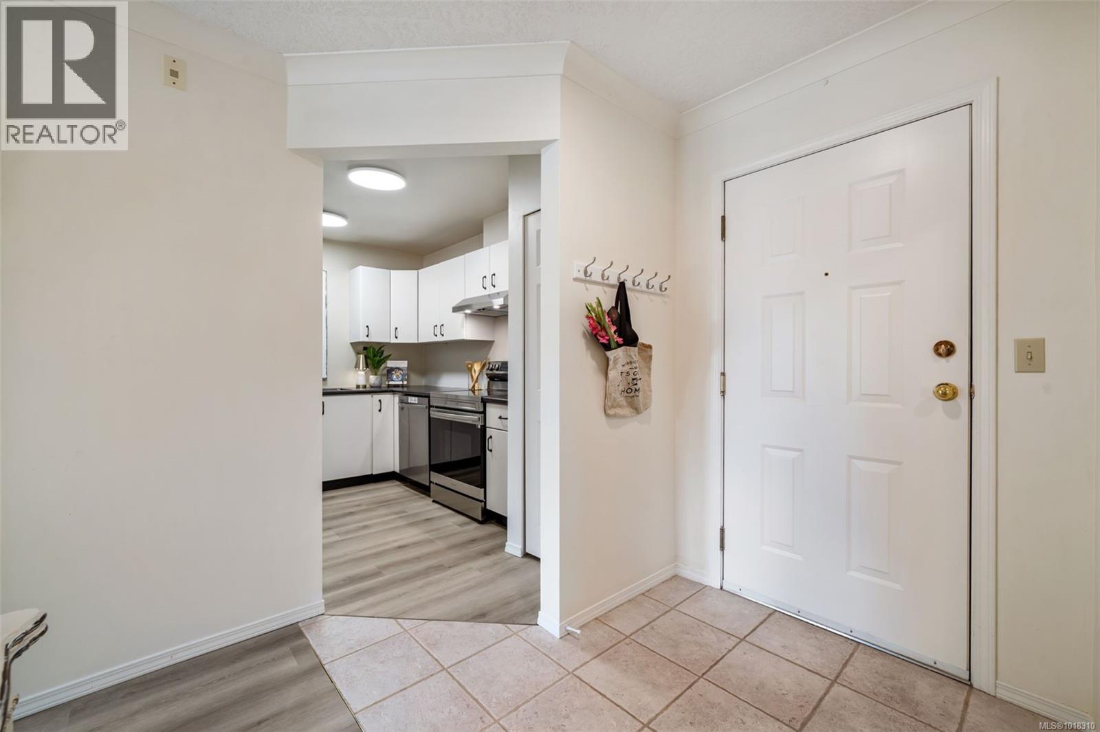 402 1121 Oscar Street, Victoria