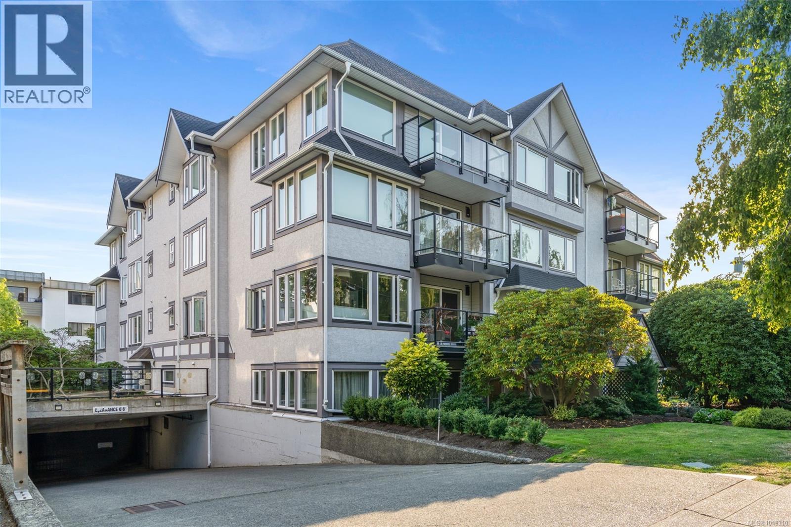 402 1121 Oscar Street, Victoria