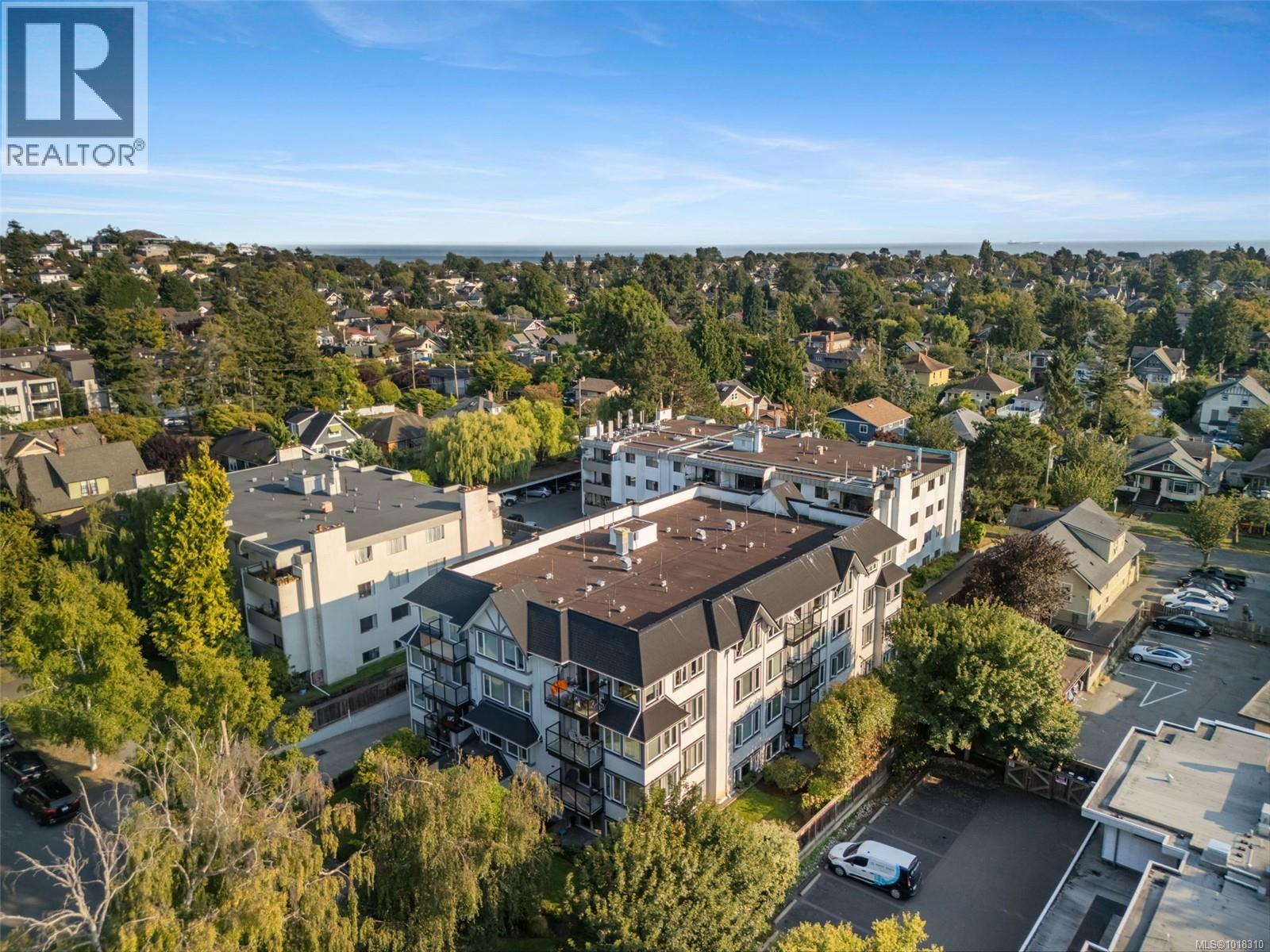 402 1121 Oscar Street, Victoria