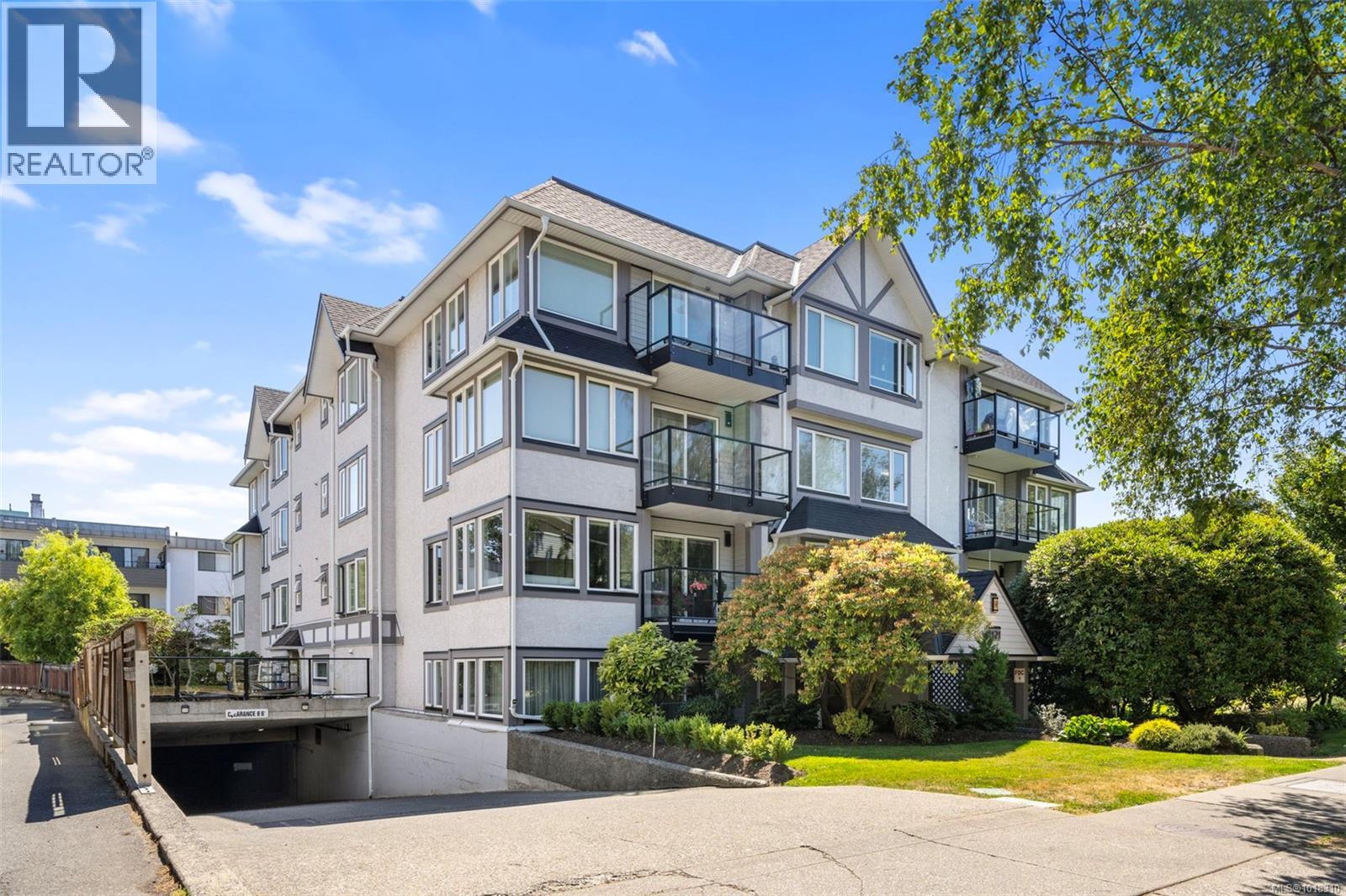 402 1121 Oscar Street, Victoria