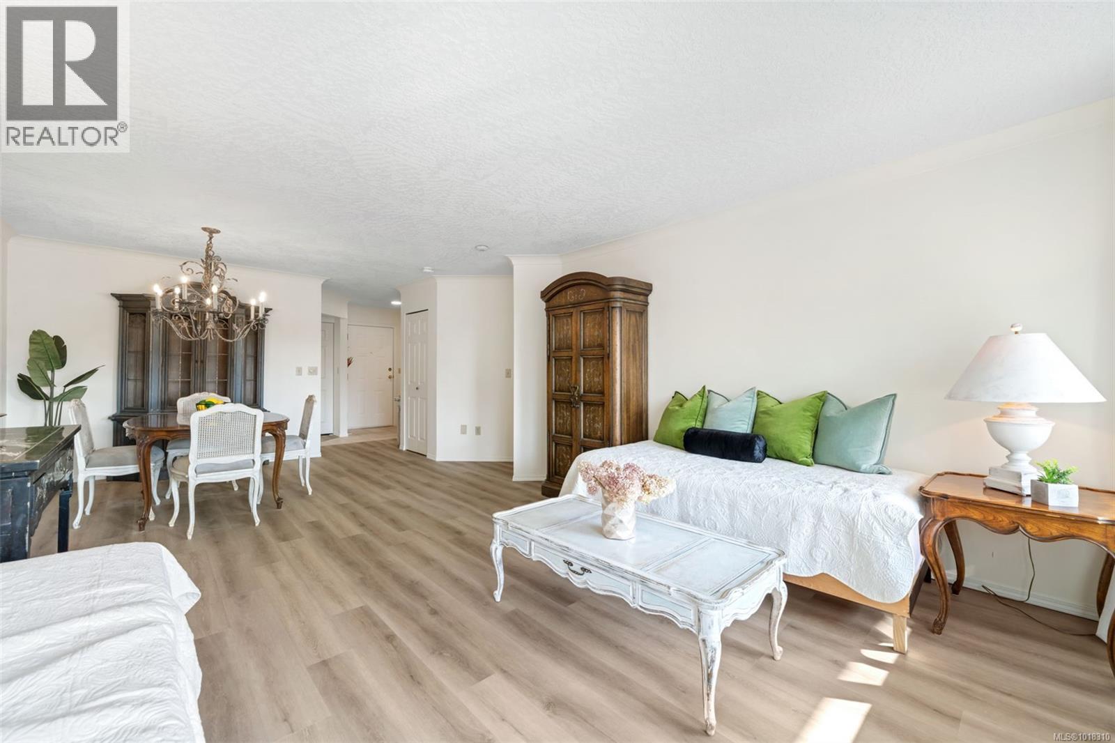 402 1121 Oscar Street, Victoria