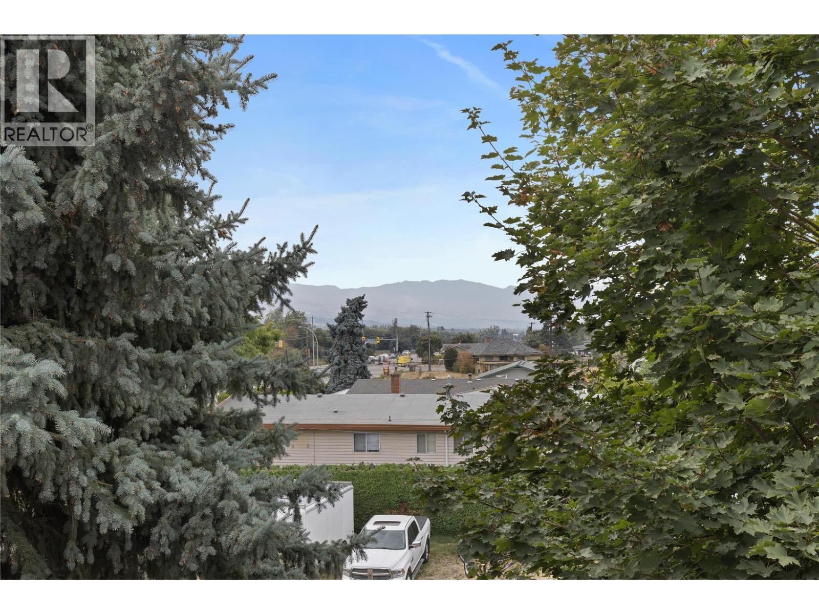 303 2300 Benvoulin Road, Kelowna