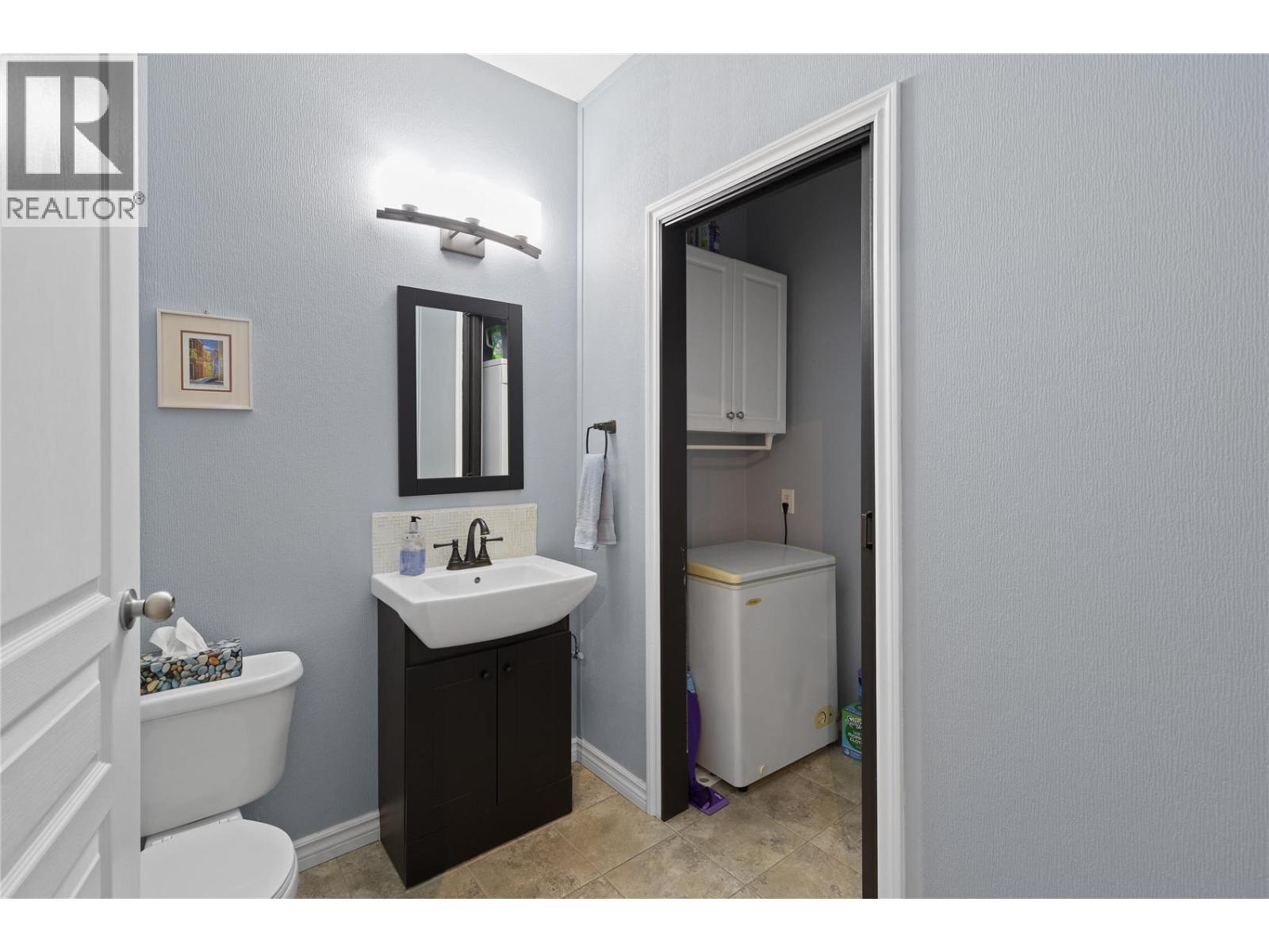 303 2300 Benvoulin Road, Kelowna