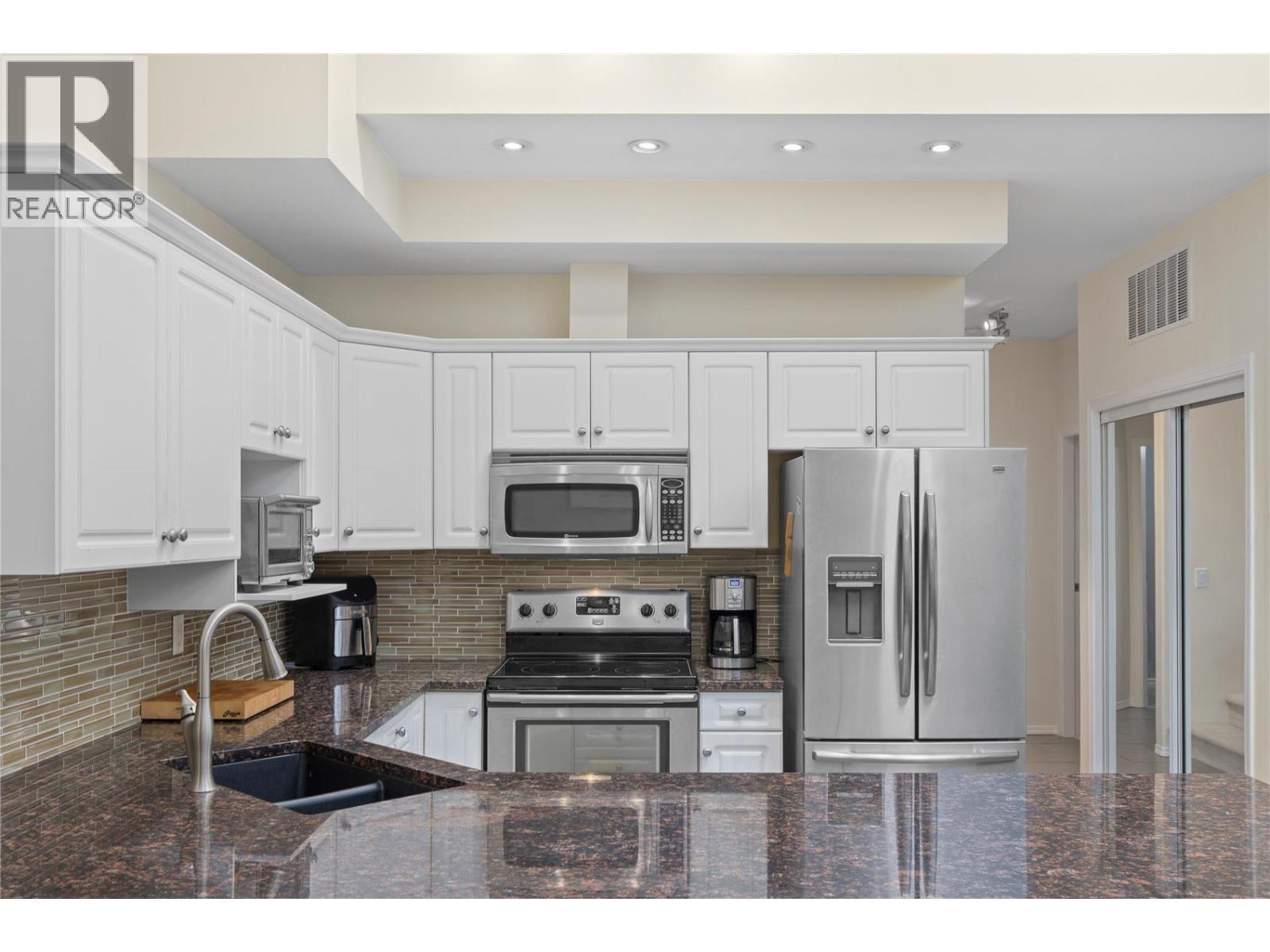 303 2300 Benvoulin Road, Kelowna