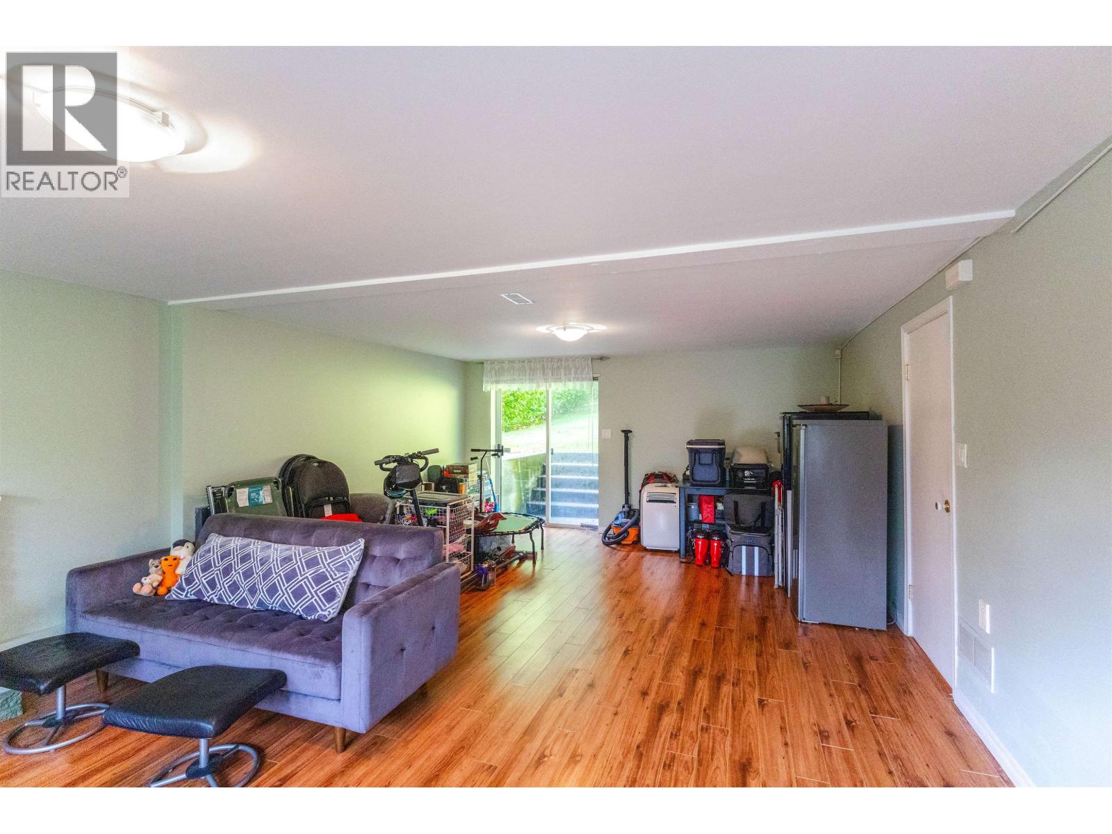 3063 ROYAL AVENUE, North Vancouver