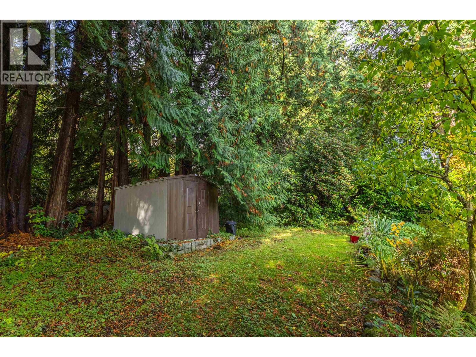 3063 ROYAL AVENUE, North Vancouver