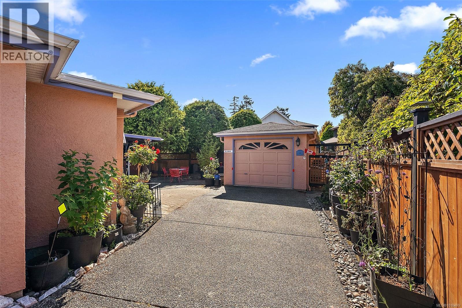  10386 Resthaven Drive, Sidney