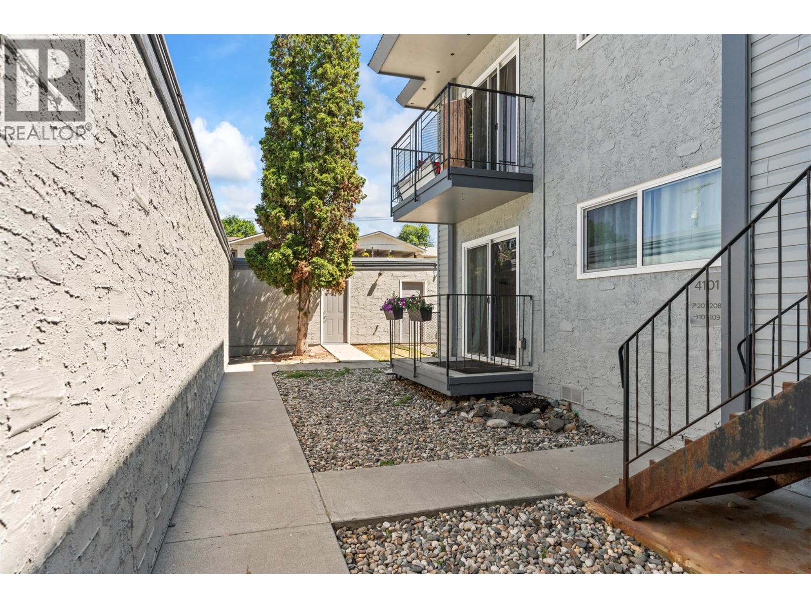 103 4101 Alexis Park Drive, Vernon