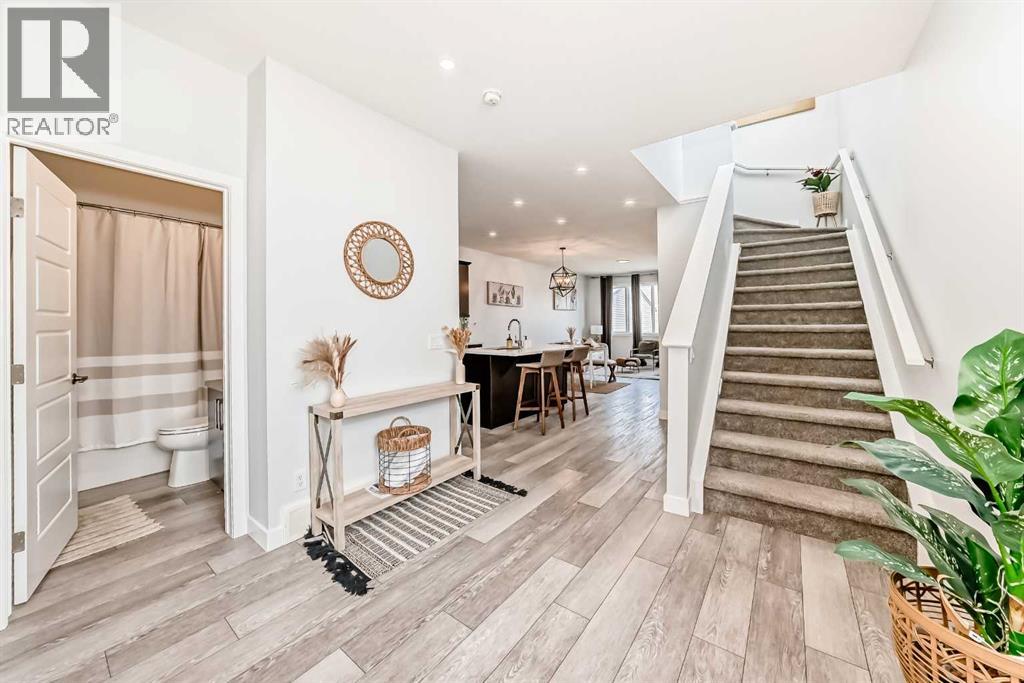 Single Family House for Sale in  Evanscrest Park NW Evanston Calgary 