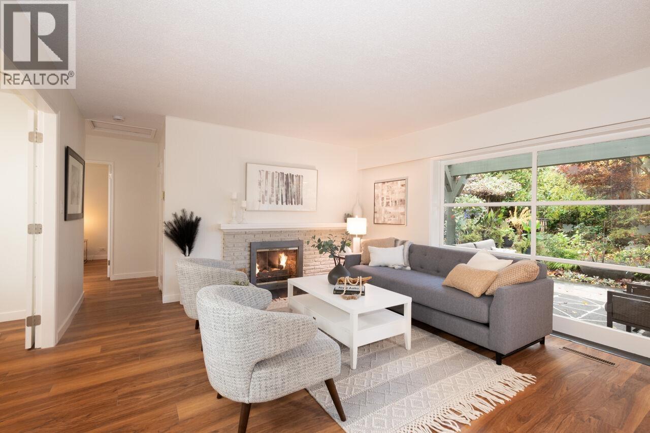 1132 MAPLEWOOD CRESCENT, North Vancouver