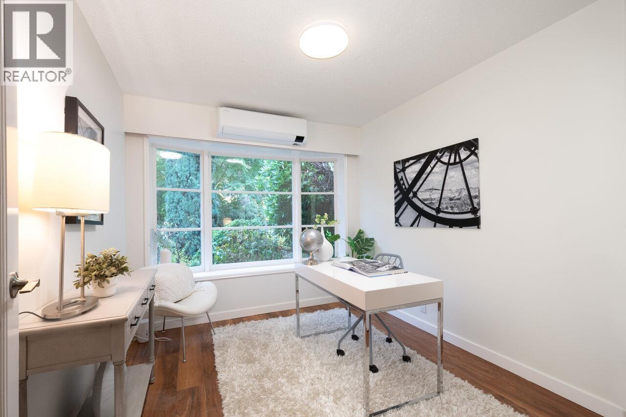 1132 MAPLEWOOD CRESCENT, North Vancouver