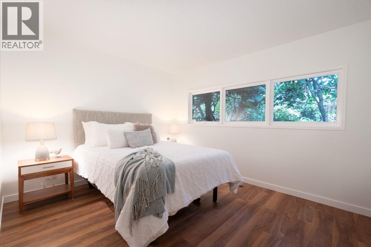 1132 MAPLEWOOD CRESCENT, North Vancouver