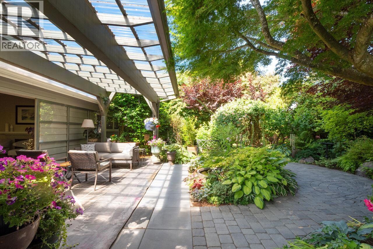 1132 MAPLEWOOD CRESCENT, North Vancouver