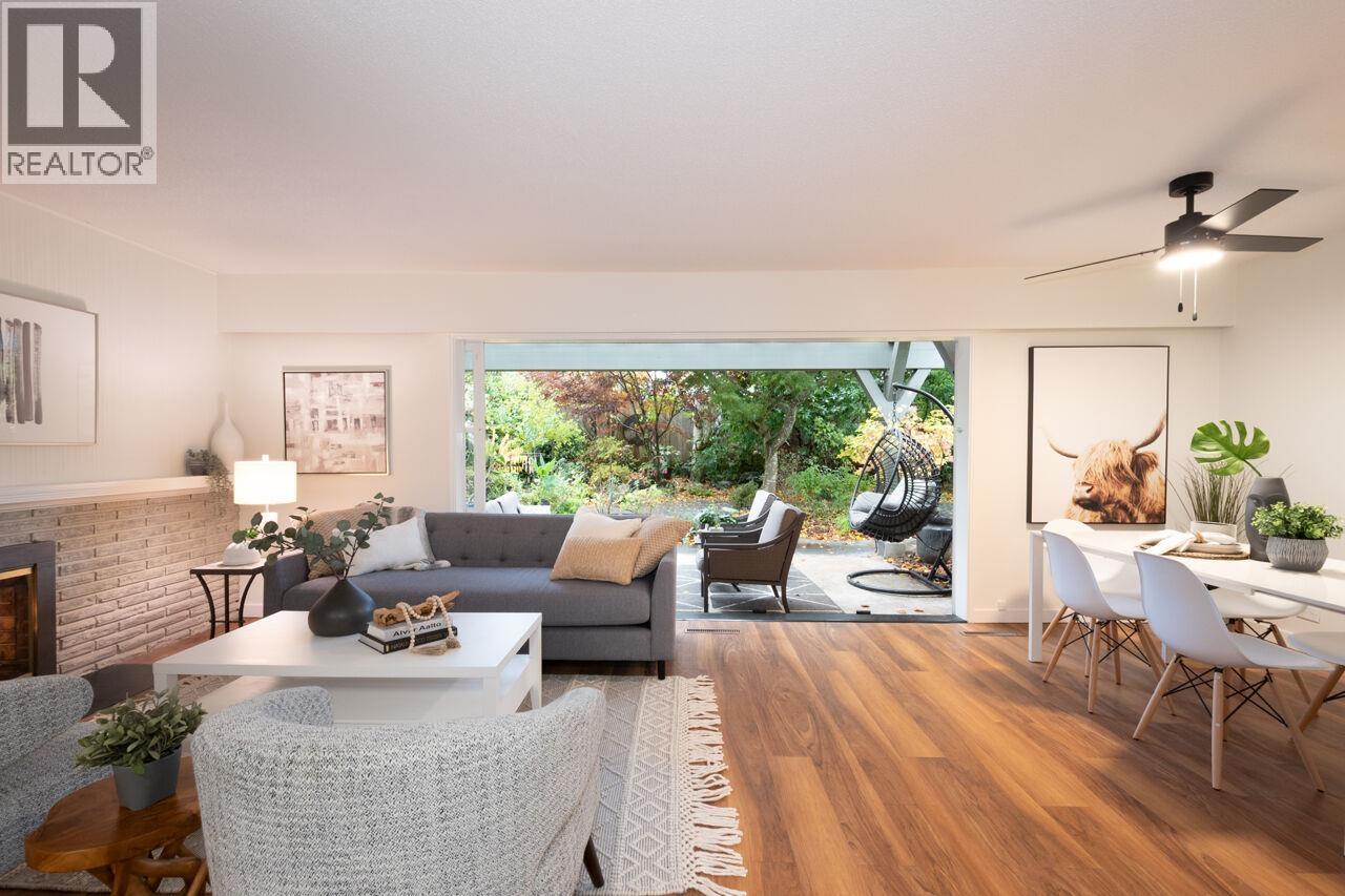 1132 MAPLEWOOD CRESCENT, North Vancouver