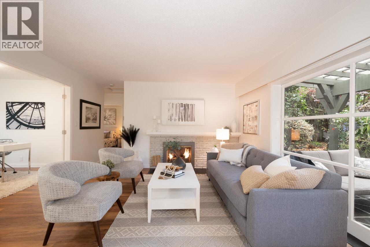 1132 MAPLEWOOD CRESCENT, North Vancouver