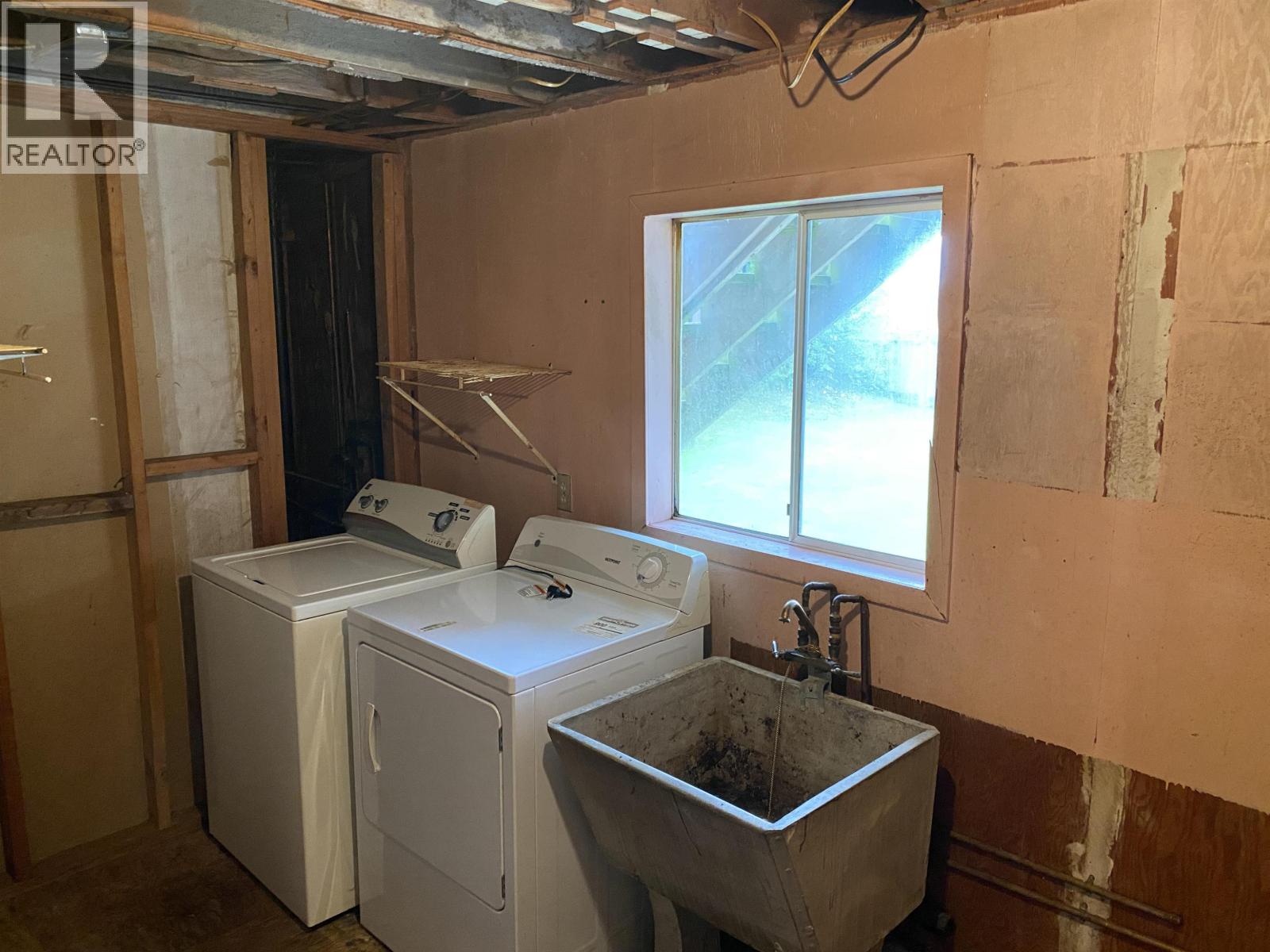 5548 44 Avenue, Delta