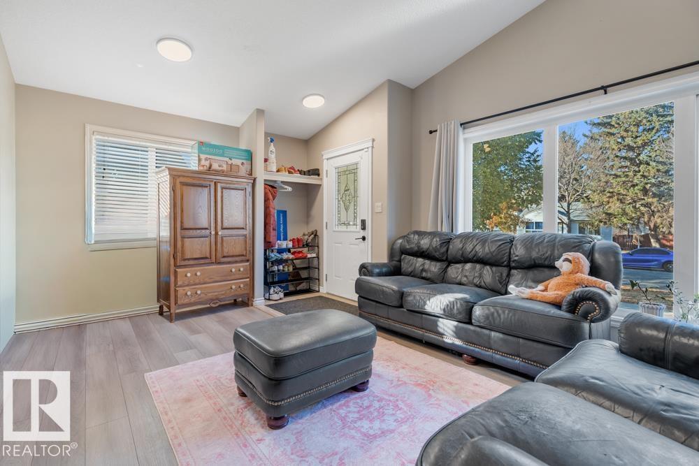 12135 &12137 124 ST NW, Edmonton