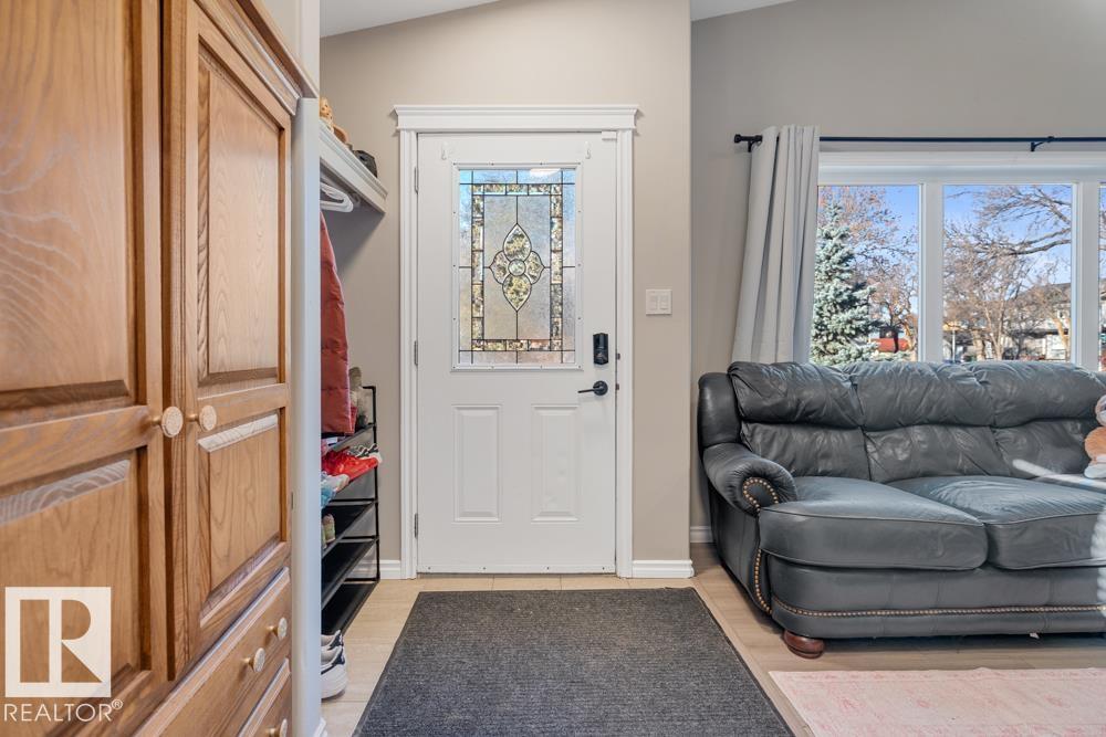 12135 &12137 124 ST NW, Edmonton