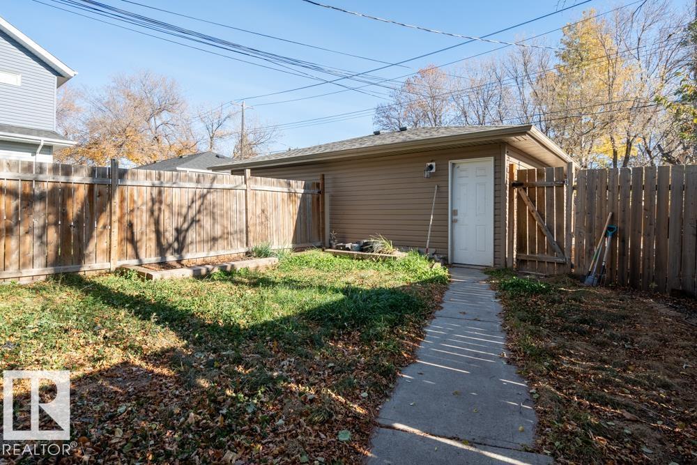 12135 &12137 124 ST NW, Edmonton