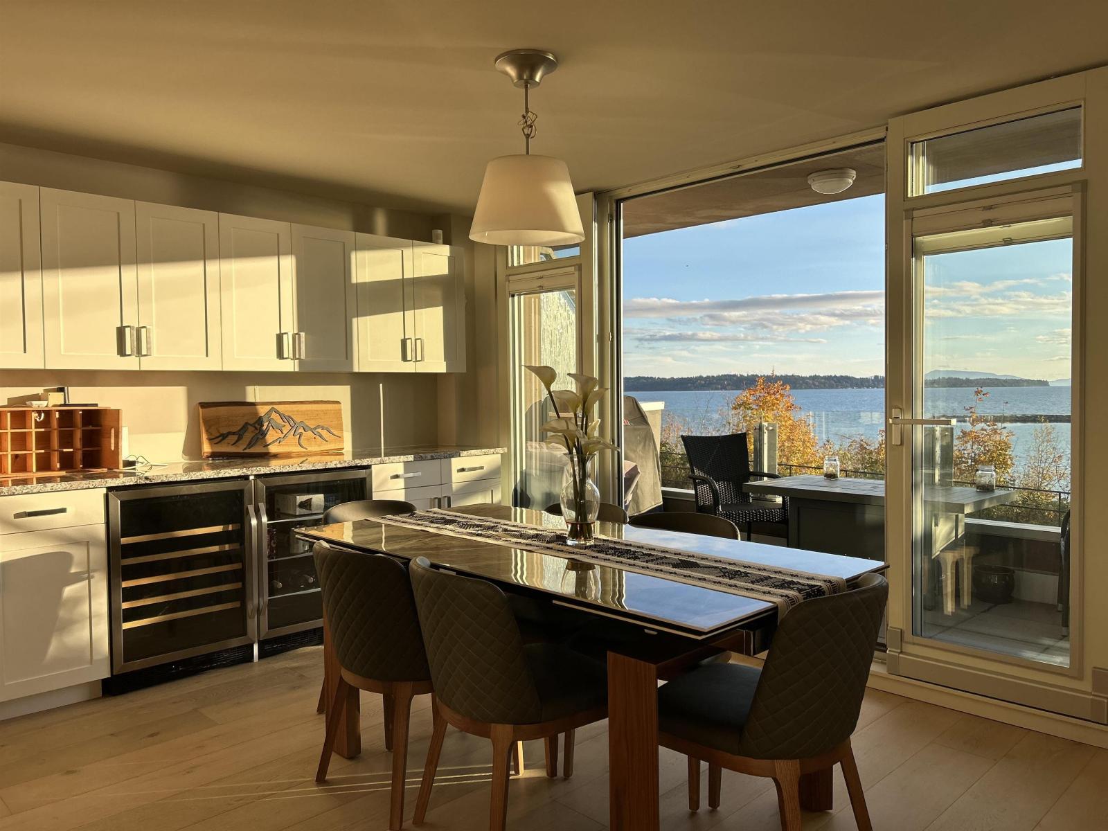 101 15097 MARINE DRIVE, White Rock