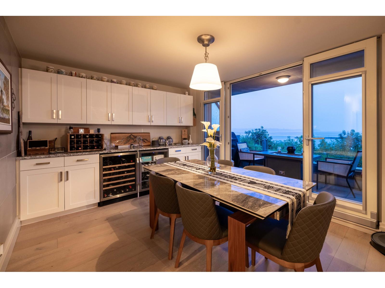 101 15097 MARINE DRIVE, White Rock