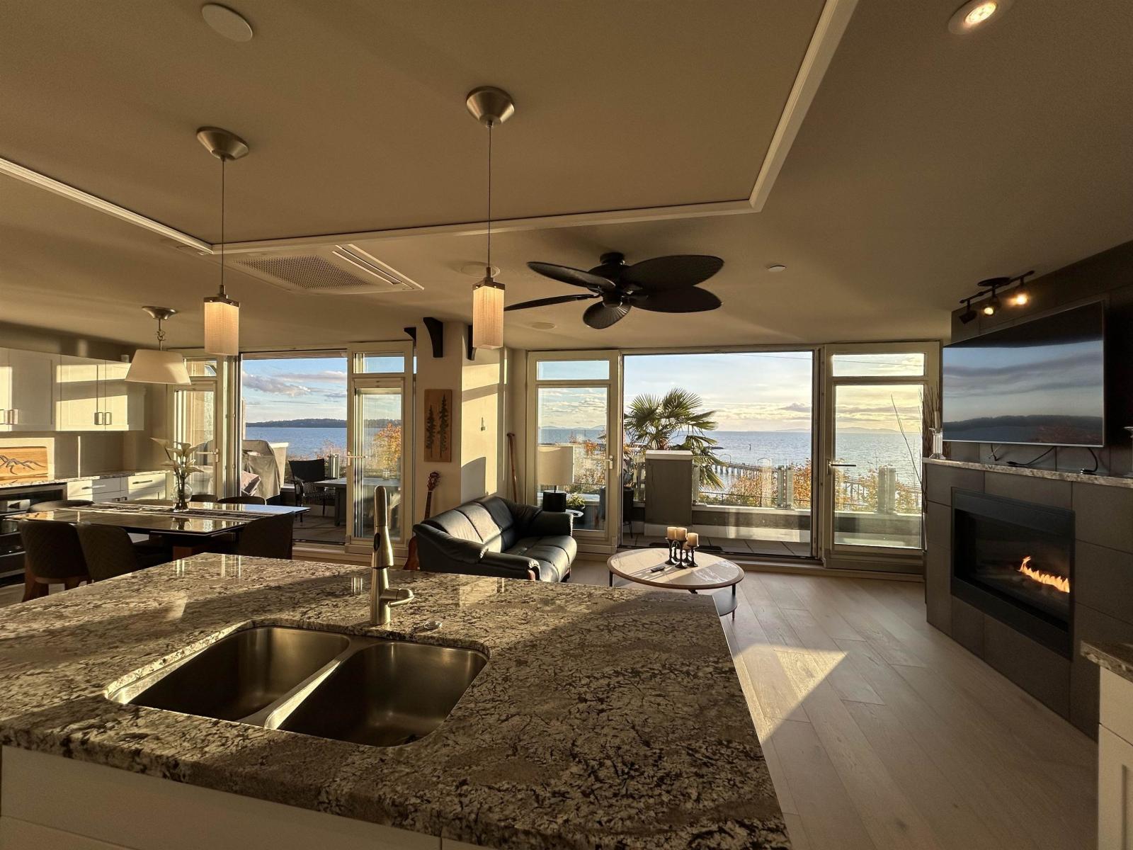 101 15097 MARINE DRIVE, White Rock