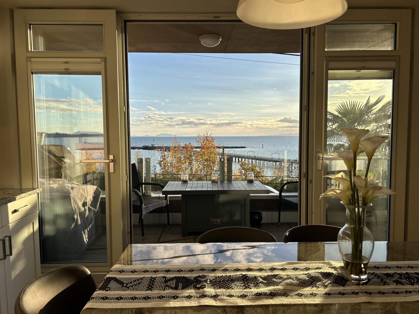 101 15097 MARINE DRIVE, White Rock