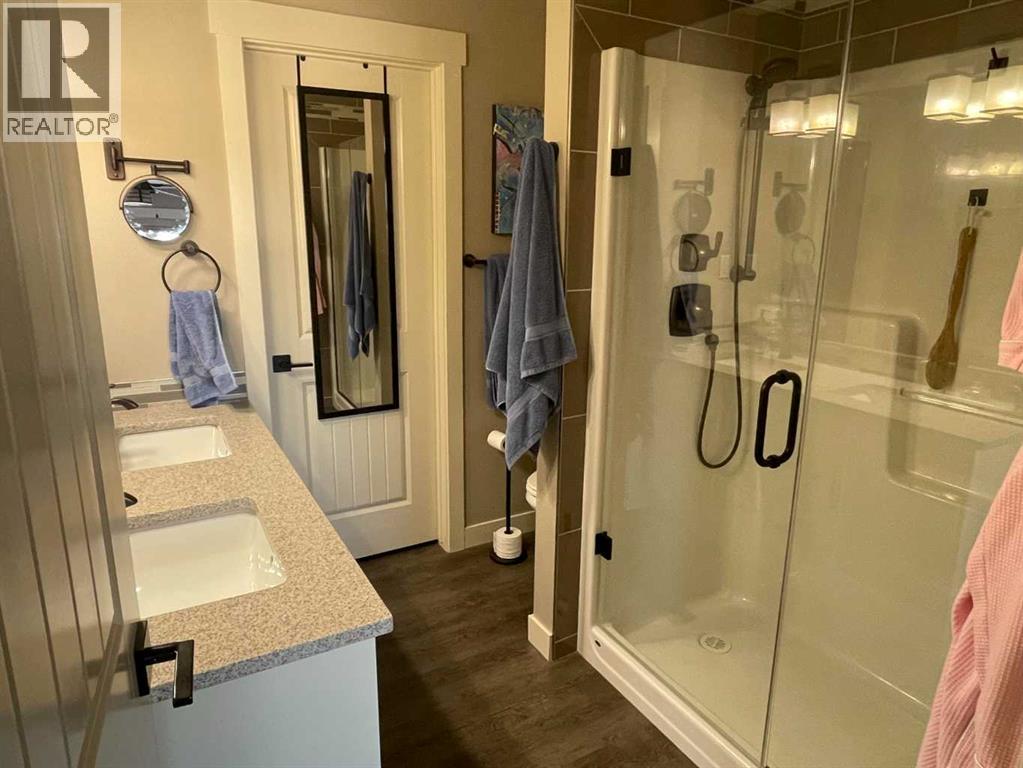 5210 Lakeshore Drive, Sylvan Lake