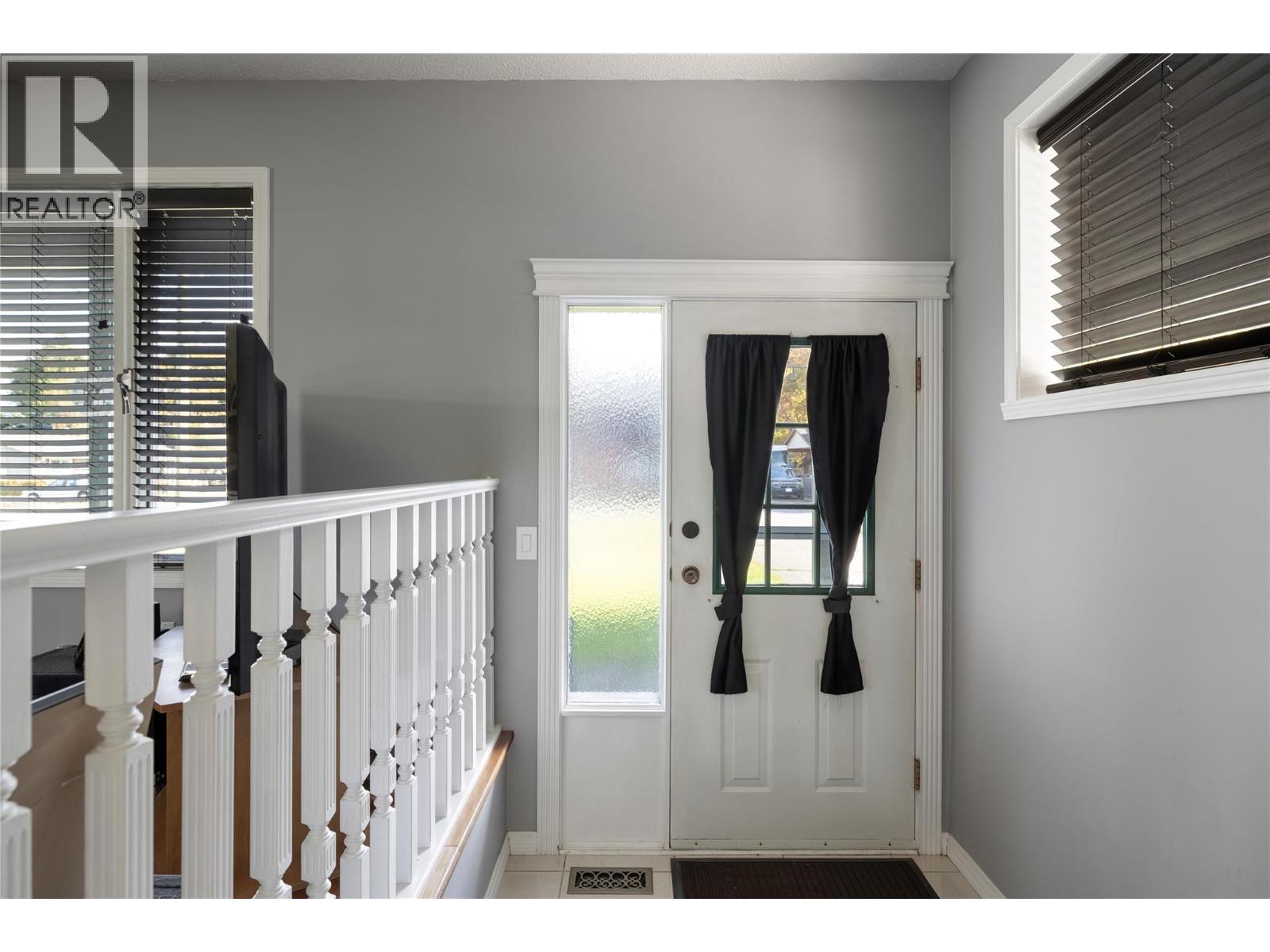 3035 HAYDEN Drive, Armstrong