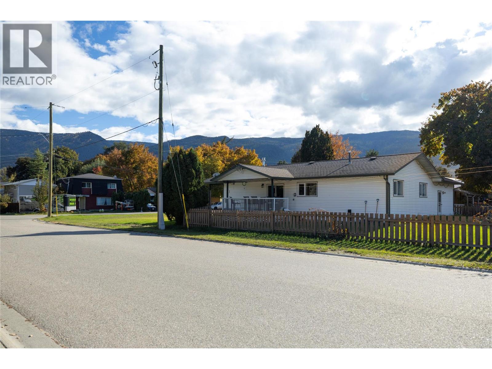 3035 HAYDEN Drive, Armstrong