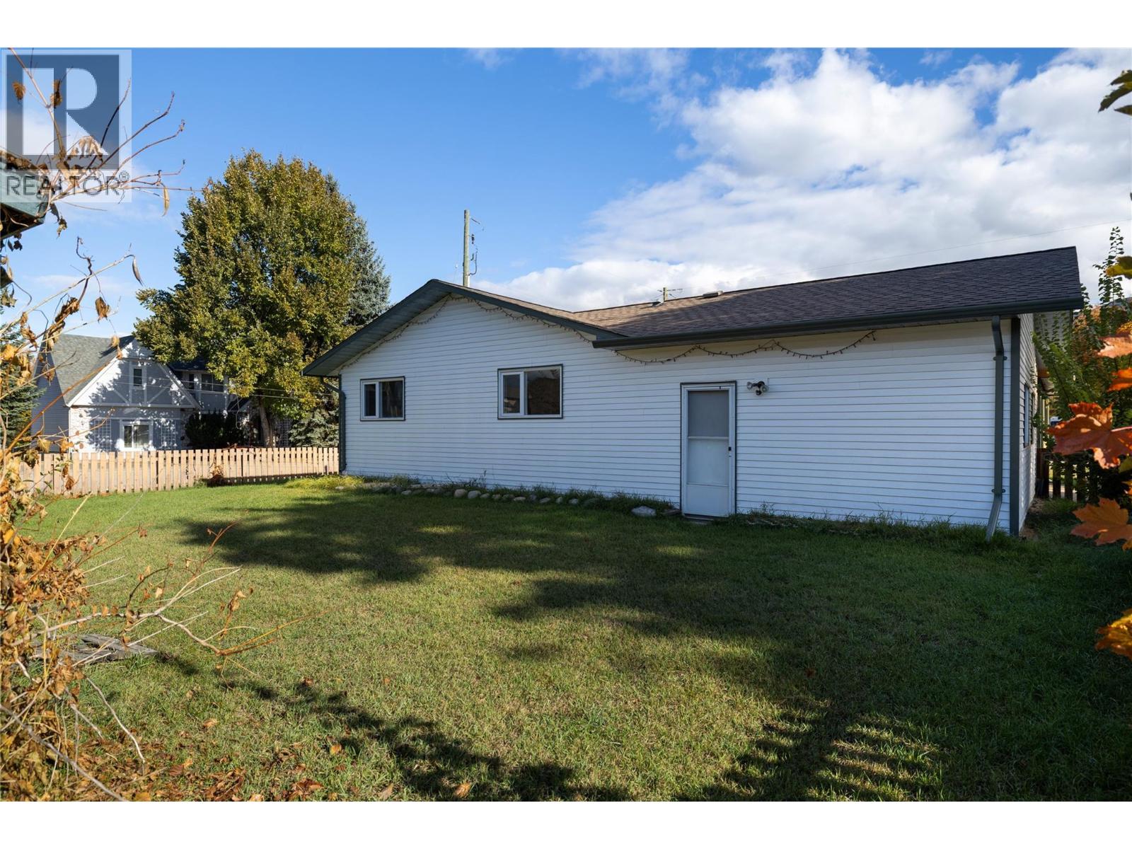 3035 HAYDEN Drive, Armstrong